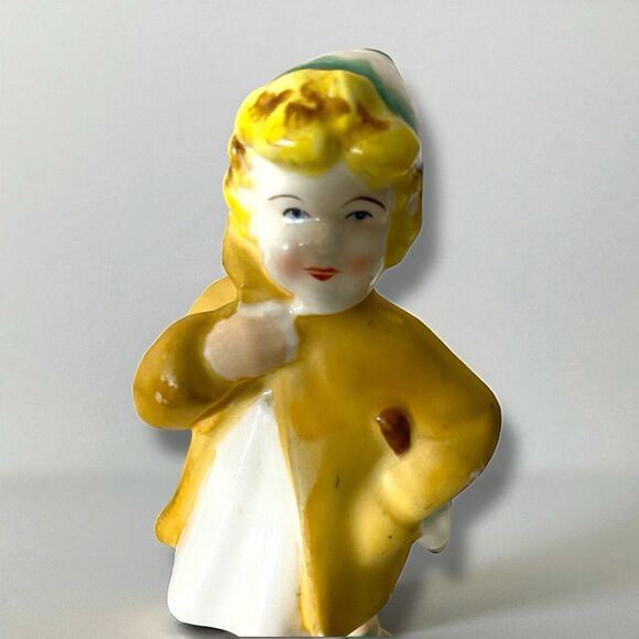 Vintage Spring Girl With Umbrella  Rain Coat Approx 5.5 Inch Japan 1950's Rare - Picture 3 of 7